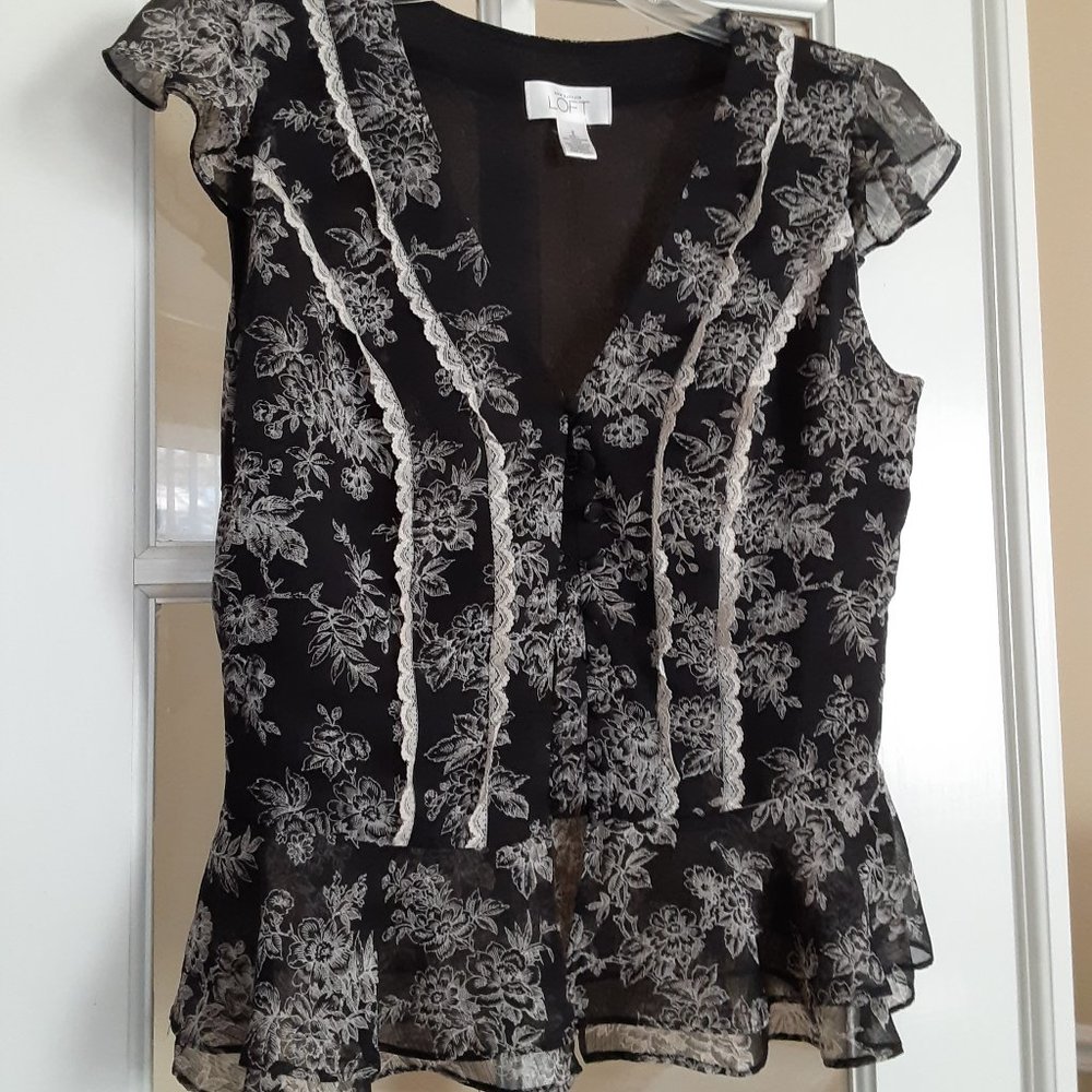Ann Taylor Loft Size 2 Chiffon Blouse